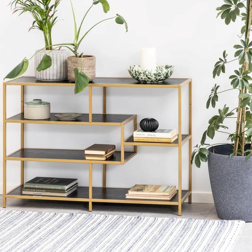 Nowoczesny minimalizm – regały loft